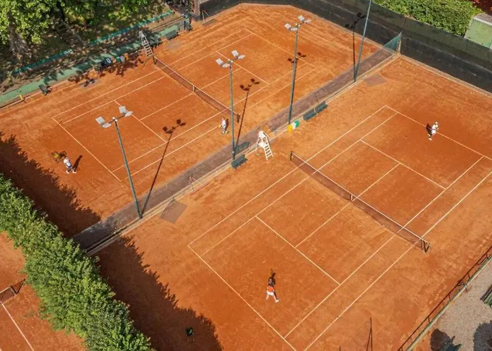 Elizabeth House * Como