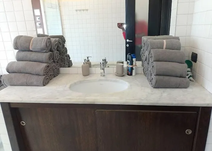 Elizabeth House Como