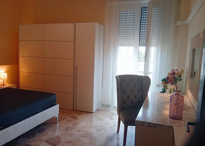 Elizabeth House Como