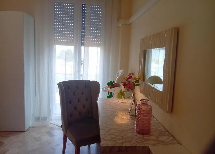 Elizabeth House Como