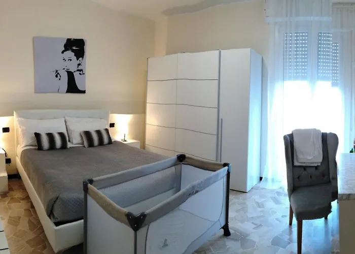 Elizabeth House Apartament *