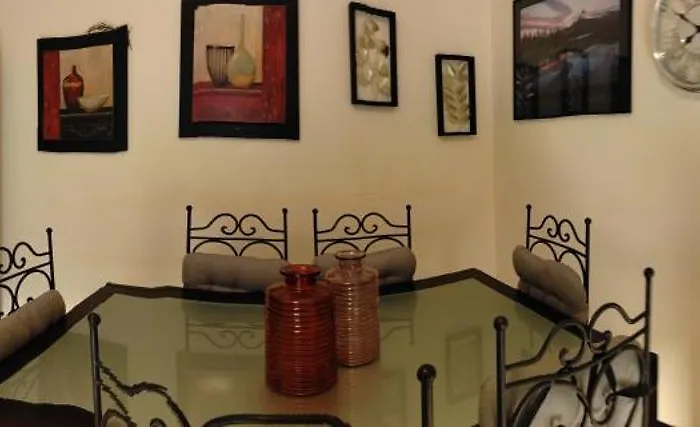 Elizabeth House * Como