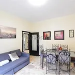Elizabeth House Apartman Como