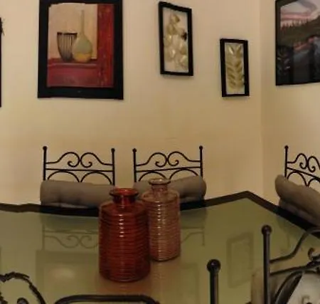Elizabeth House * Como