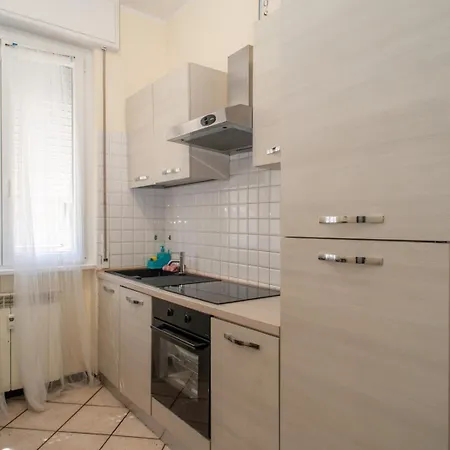 Elizabeth House Apartment *